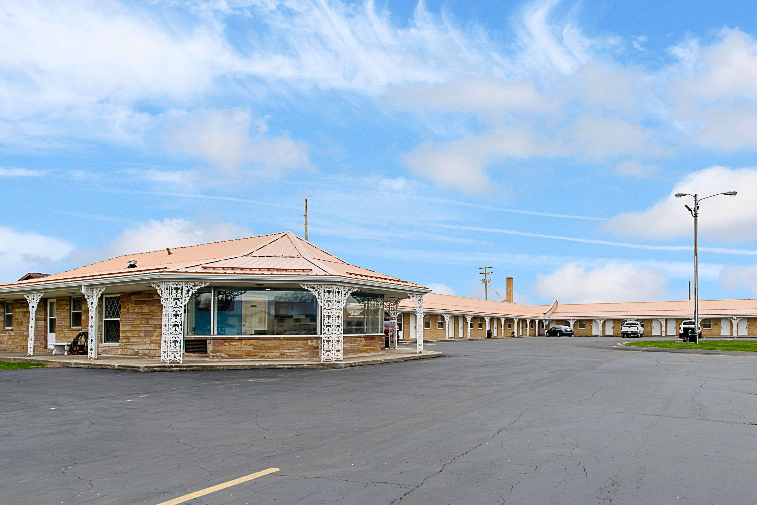 Highway Inn Paris Exterior photo