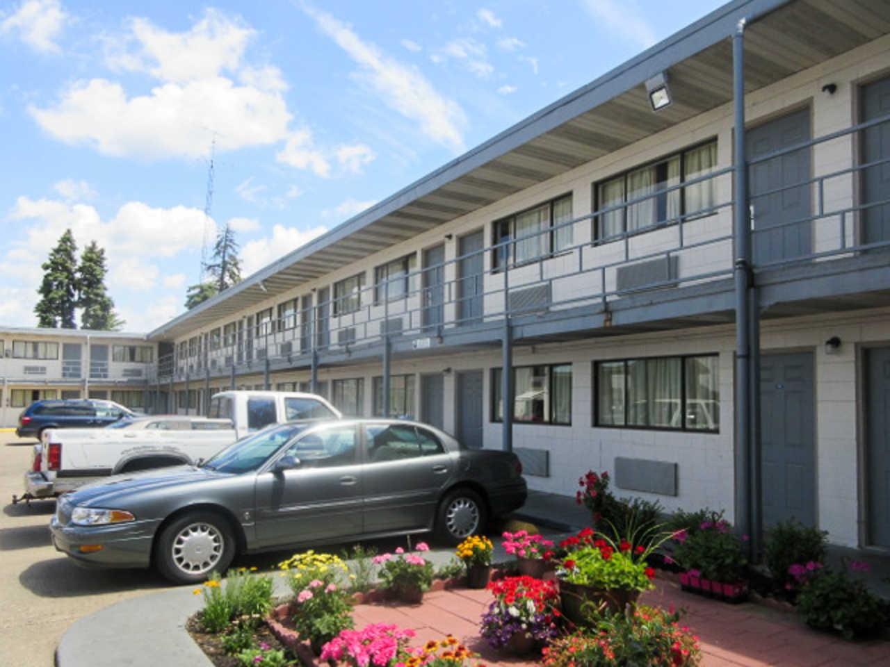 Highway Inn Paris Exterior photo